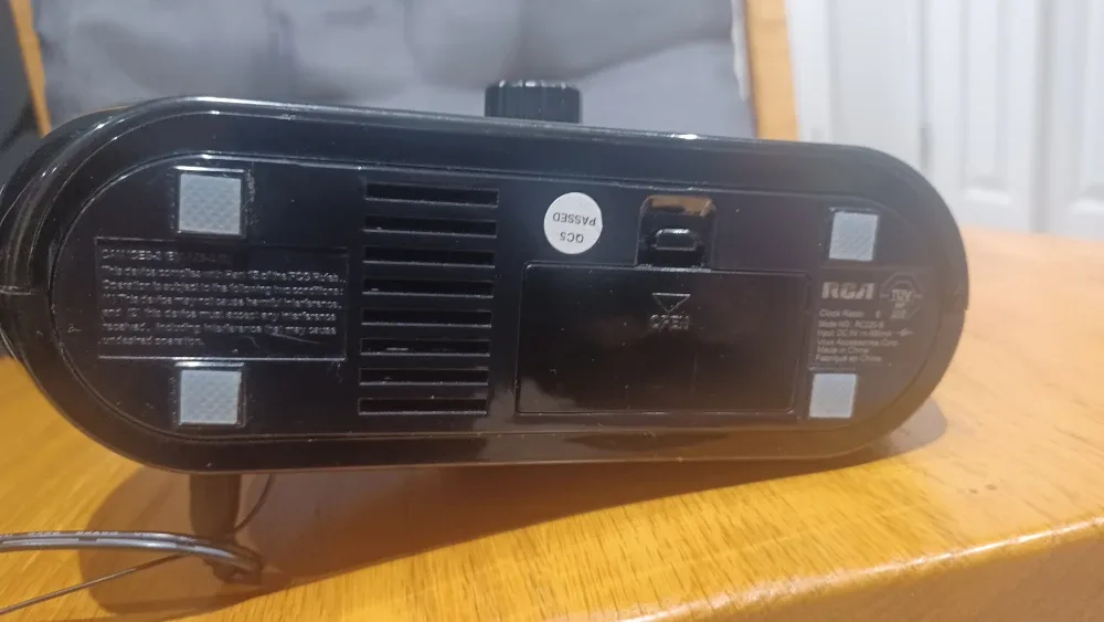 RCA Digital Alarm Clock Radio image indicator(3)