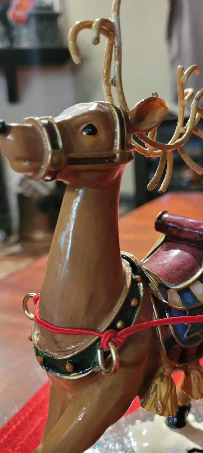 Santa with sleigh & 3 reindeer image indicator(2)