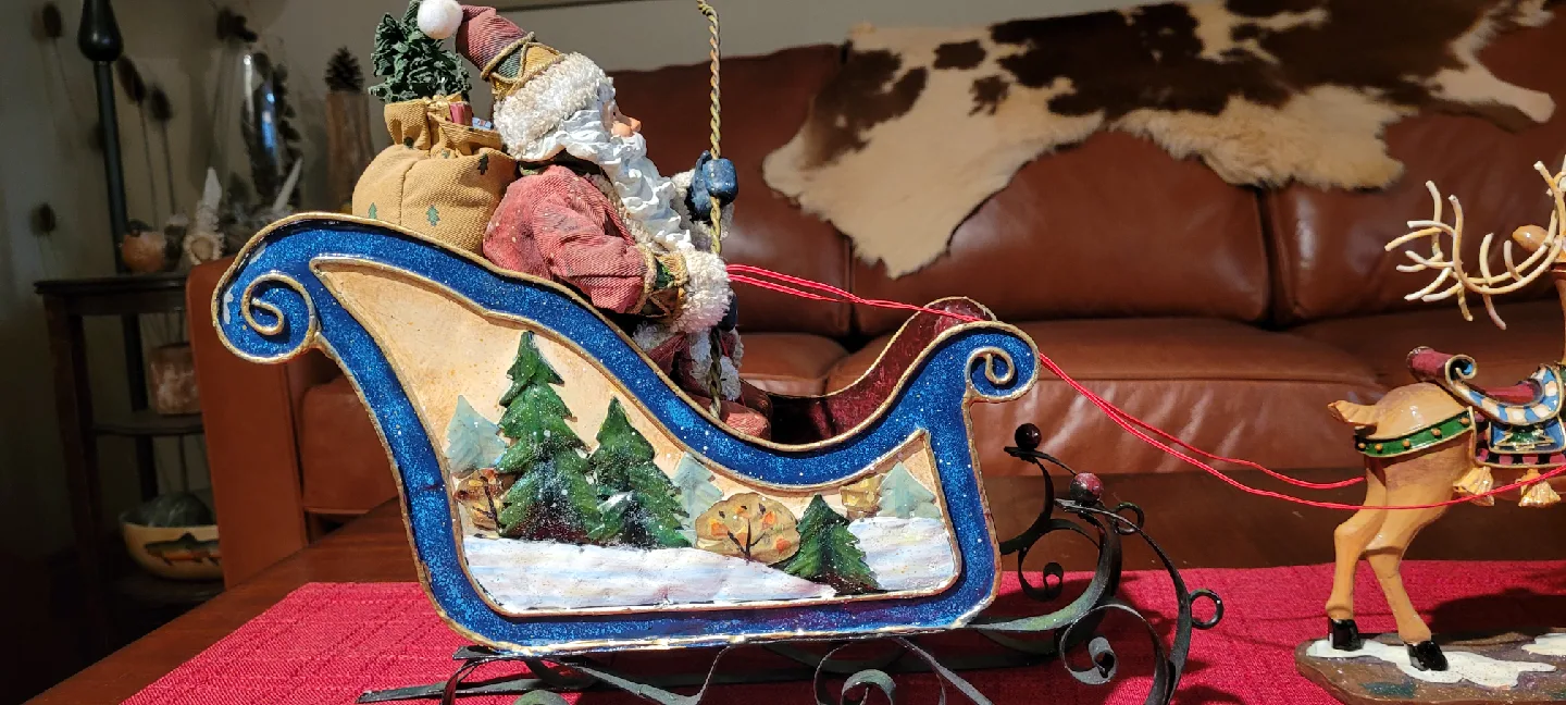 Santa with sleigh & 3 reindeer image indicator(6)