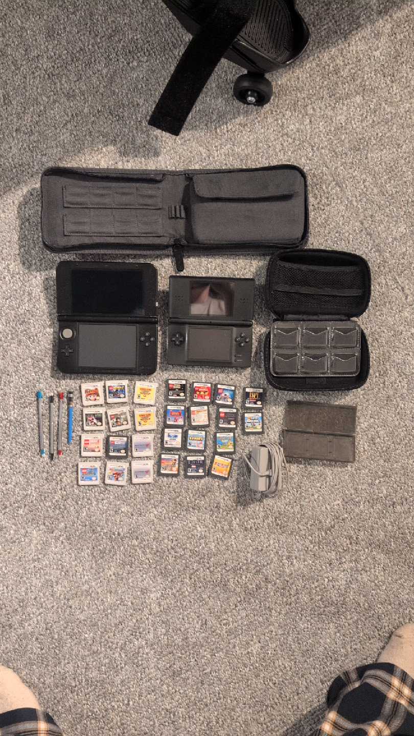 Nintendo 3DS XL & 2DS Bundle 26 Games + Accessories