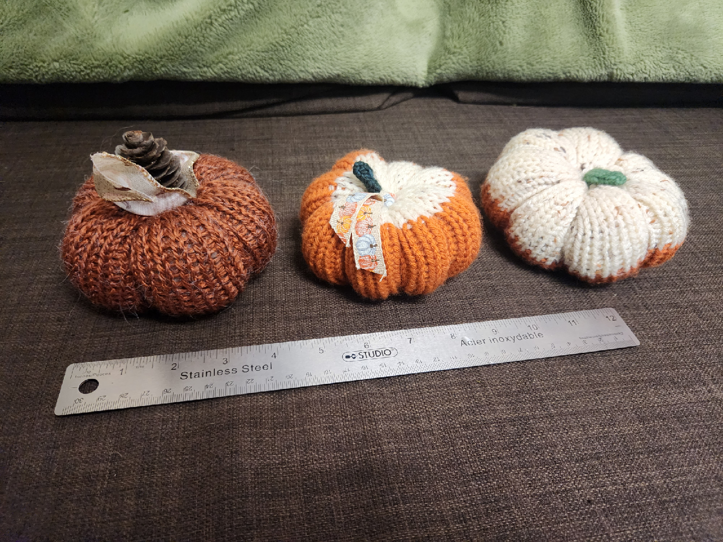 Set of 3 Knitted Pumpkins - photo 2