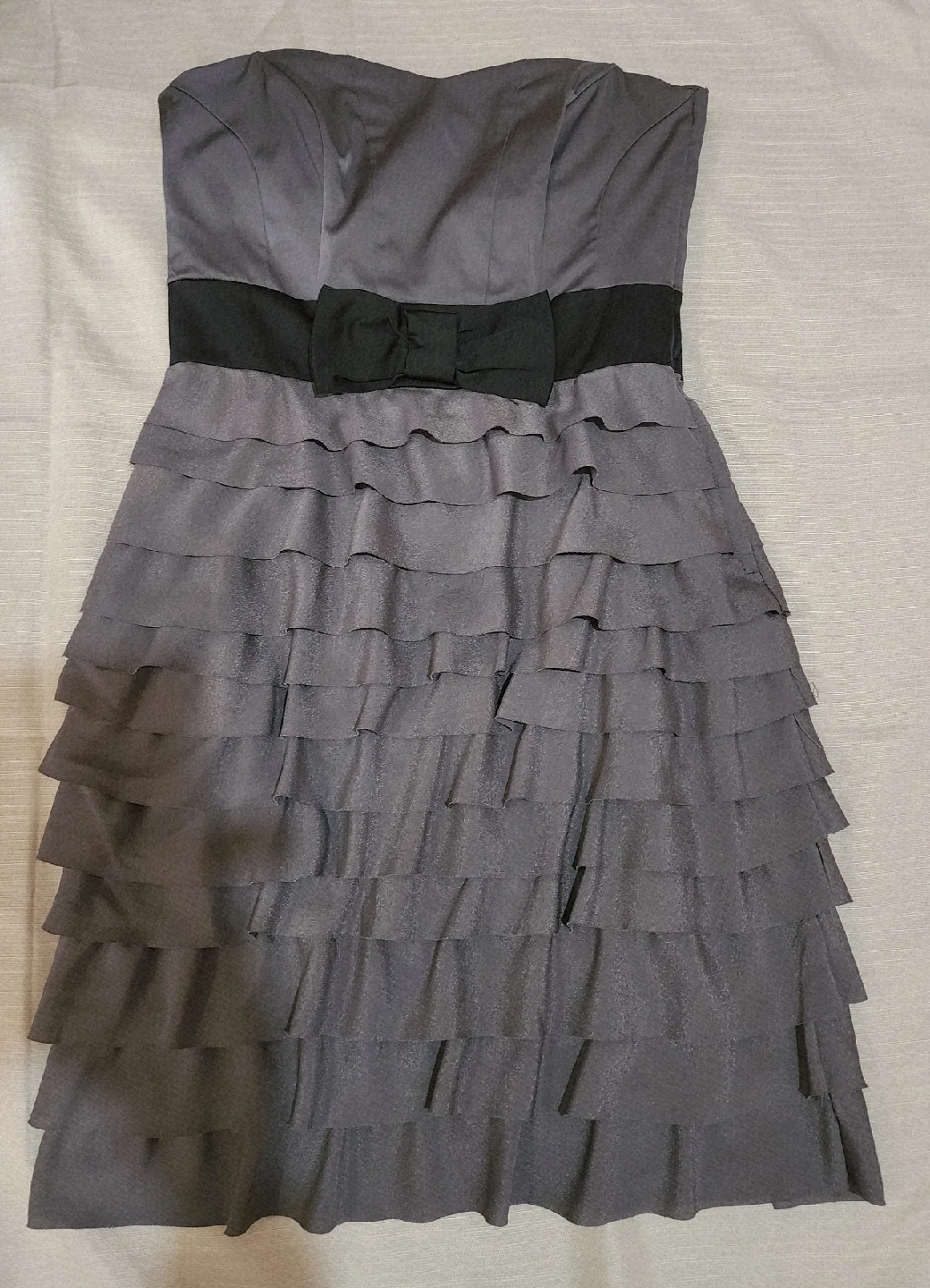 H&M Grey Ruffle Dress - Size 8 image indicator(3)