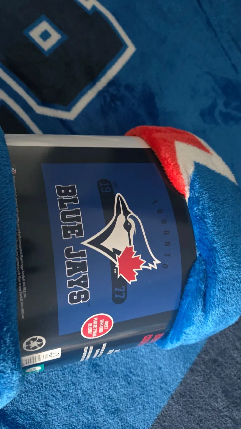 Toronto Blue Jays Throw Blanket image indicator(2)