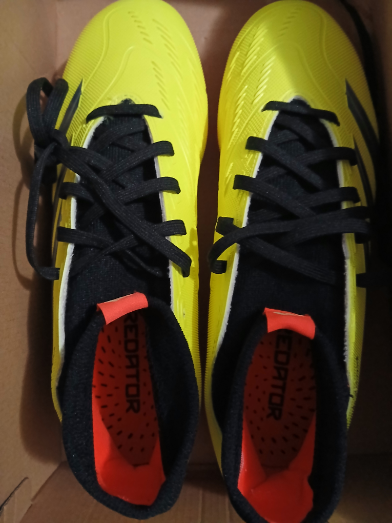 Predator league Soccer Cleats - Size 8 - photo 2
