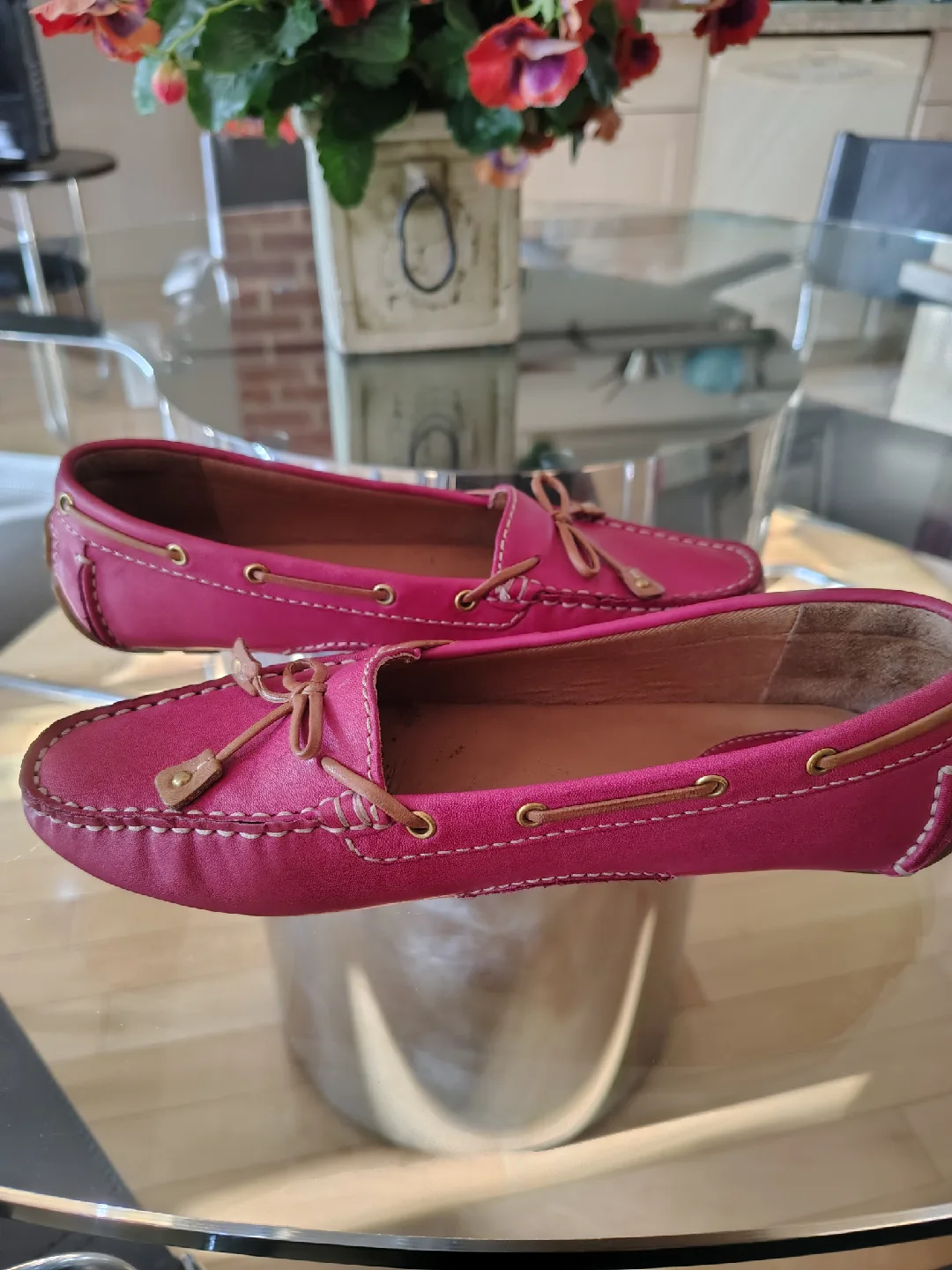 Clarks Artisan Pink Leather Loafers  Size 6.5 image indicator(4)