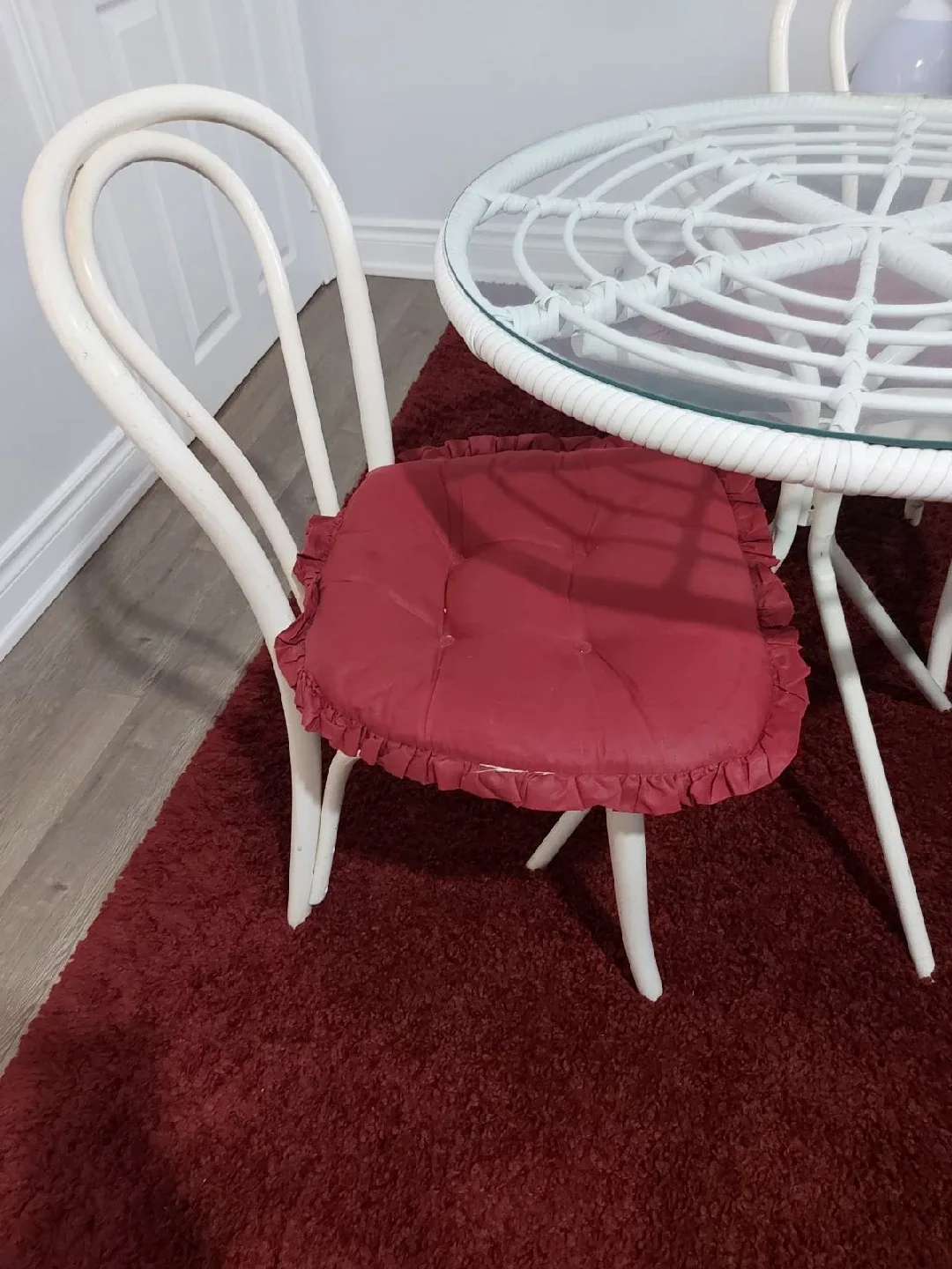 White Wicker Table & Chairs thumbnail