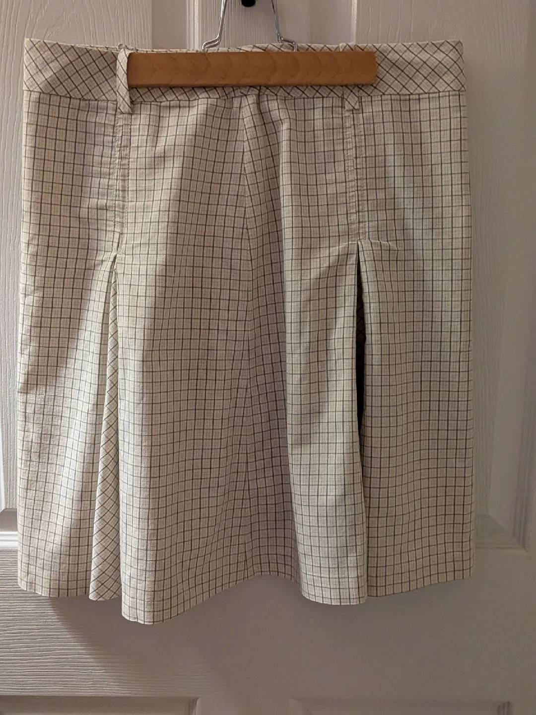 Zara Basic Plaid Skirt - Size 8 image indicator(2)