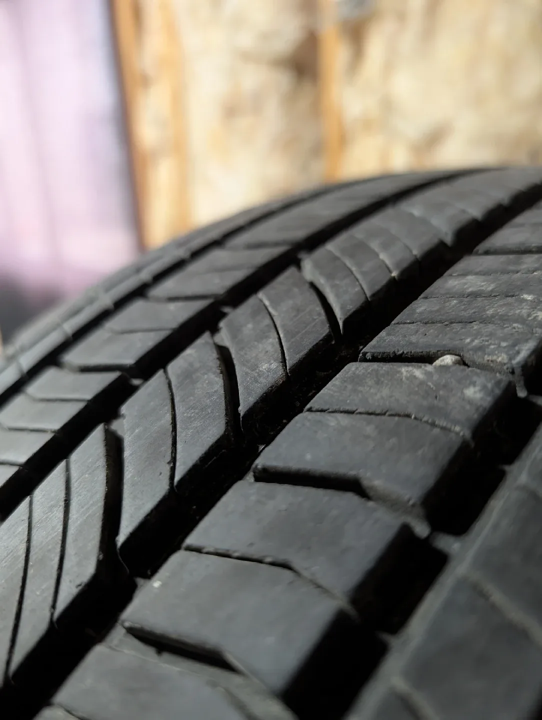 (4)-265/65R18 Alloy Rims/All Season Tires Off 2017 GMC Sierra image indicator(8)