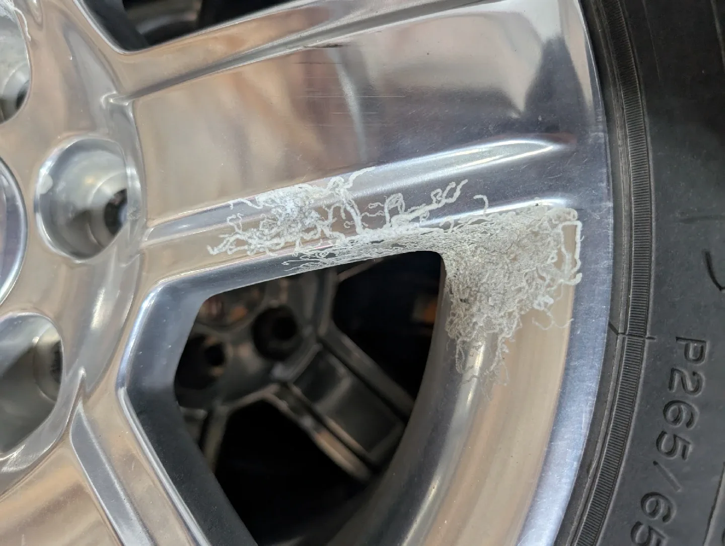 (4)-265/65R18 Alloy Rims/All Season Tires Off 2017 GMC Sierra image indicator(10)