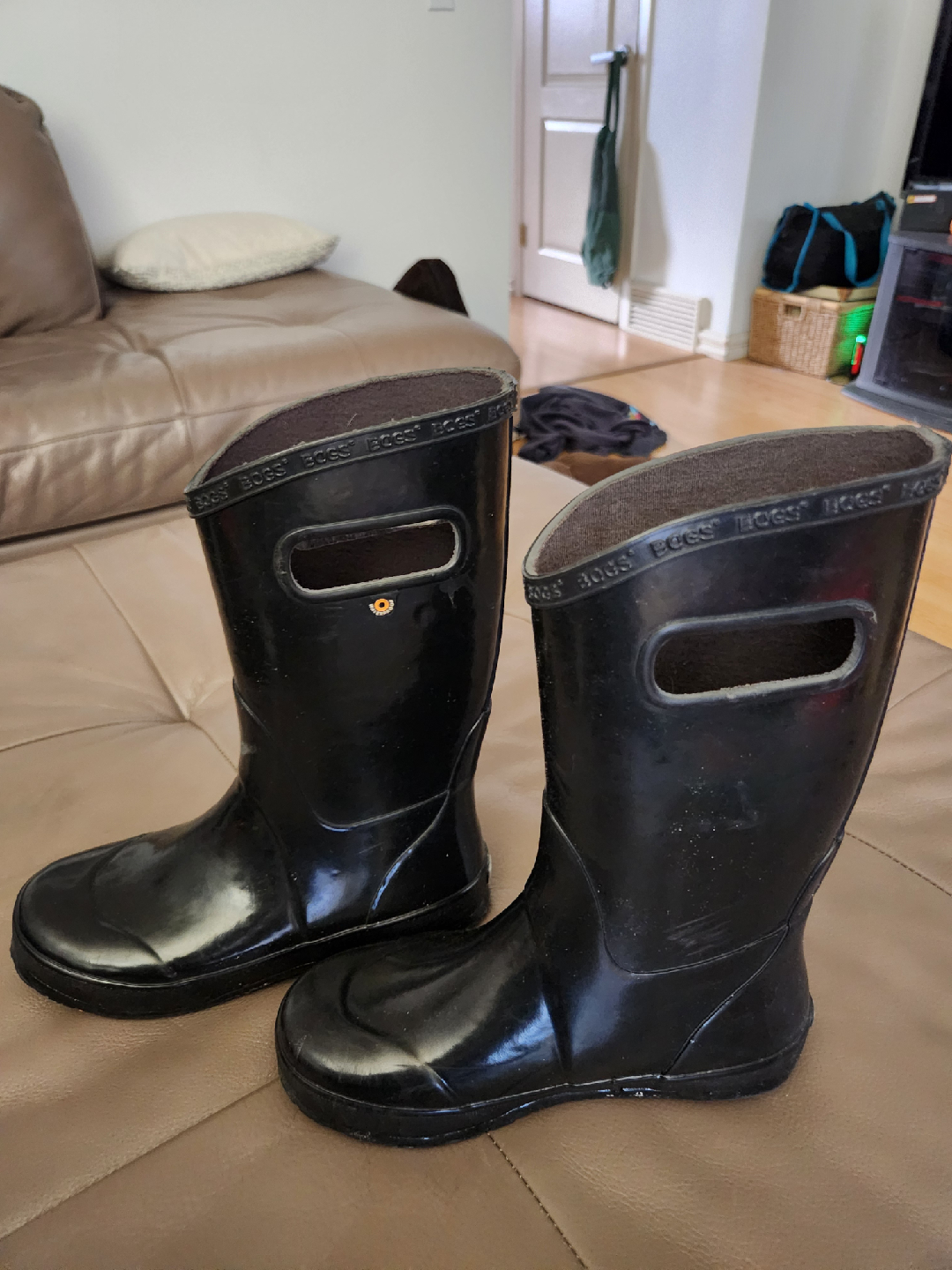 Bogs Black Rain Boots 4 youth - photo 2