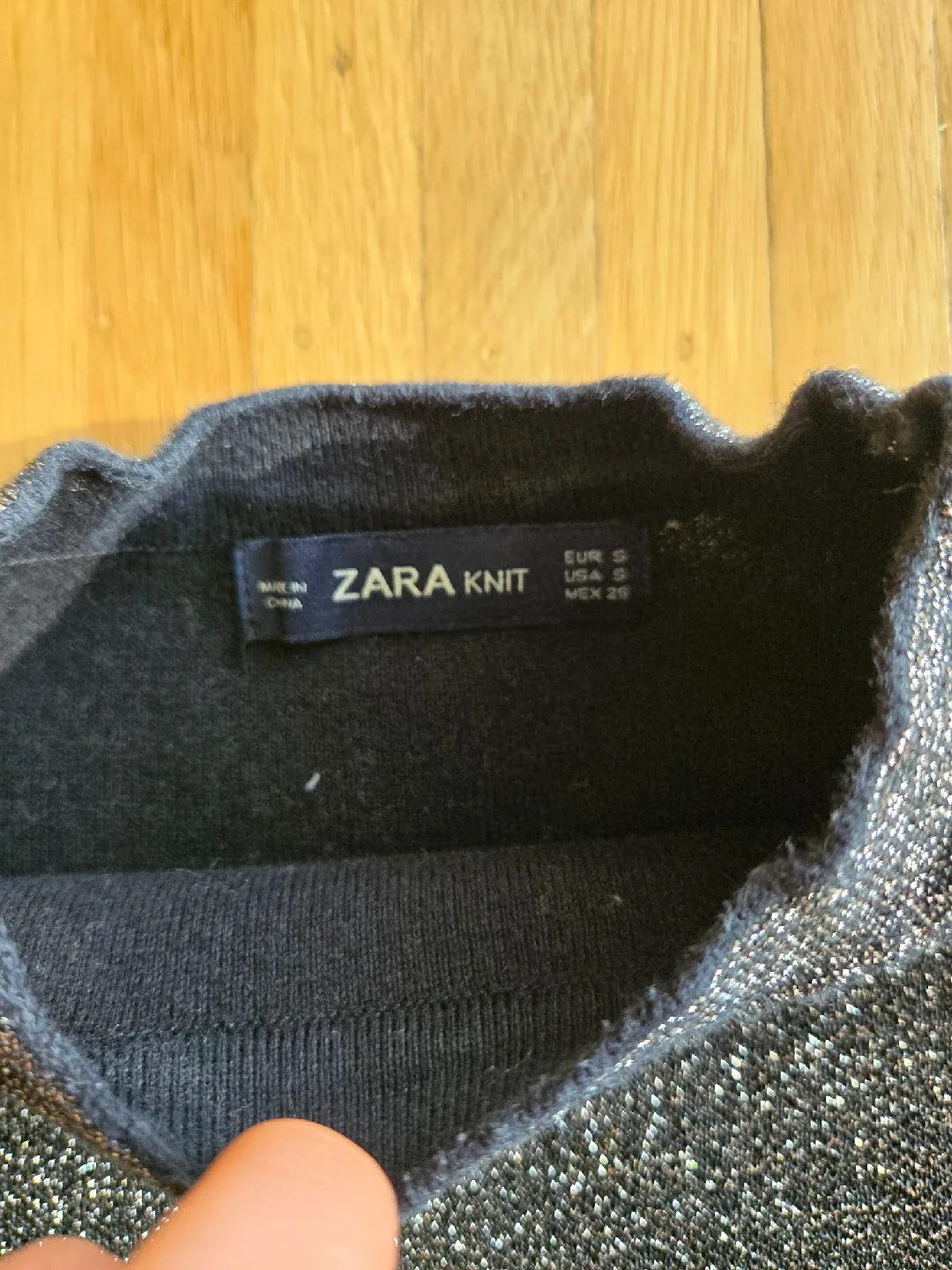 Zara Knit Sparkly Cropped Sweater - Size S image indicator(4)