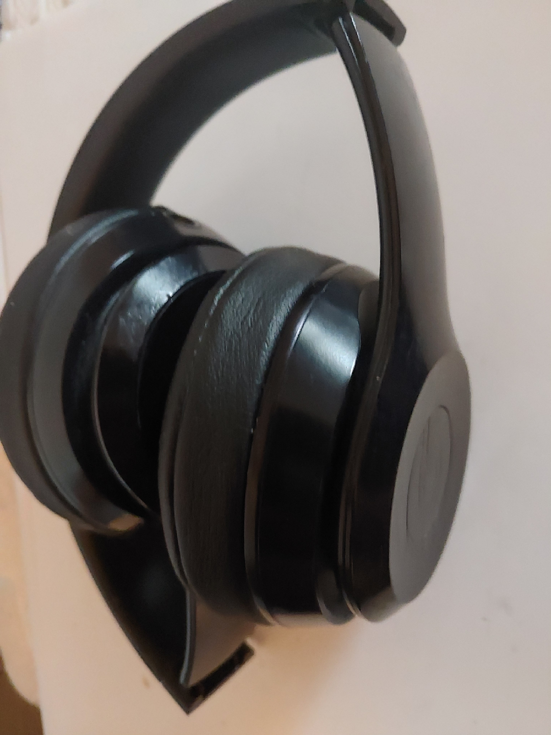 Beats Solo 3 Wireless Headphones - Black - photo 2