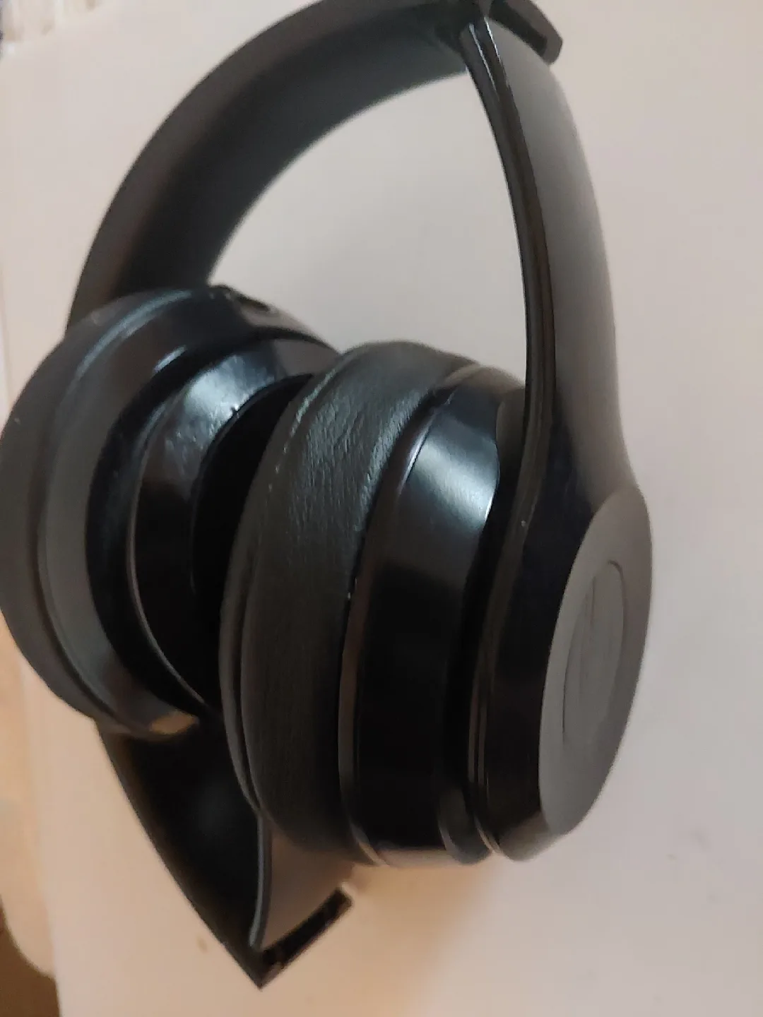 Beats Solo 3 Wireless Headphones - Black image indicator(2)