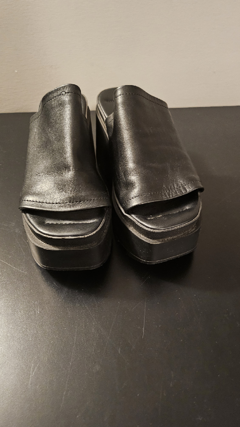 Lintervalle Black Leather wedge  Mules