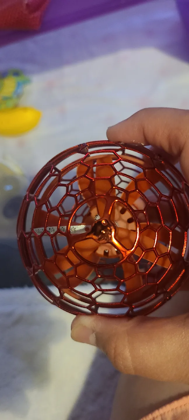 Flying Spinner Ball Toy - Red thumbnail
