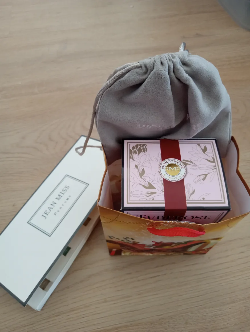 Perfurm 100ml, pairs of earring  $25 for all. image indicator(2)