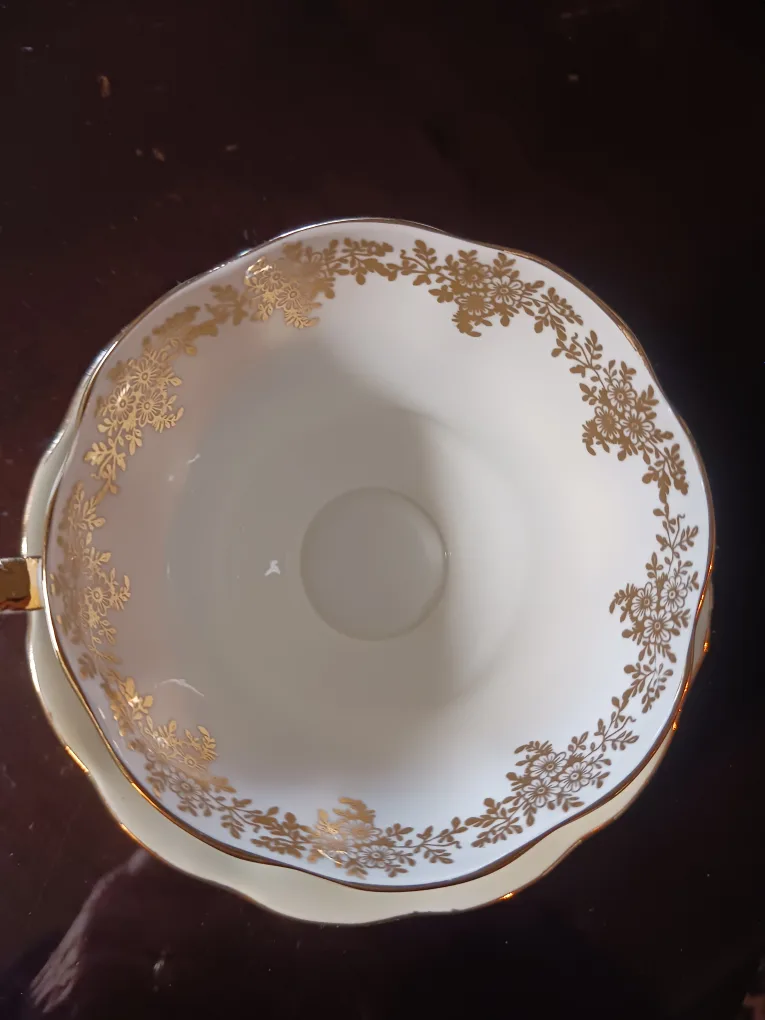 Royal Albert Pompadour Series Teacup & Saucer image indicator(4)