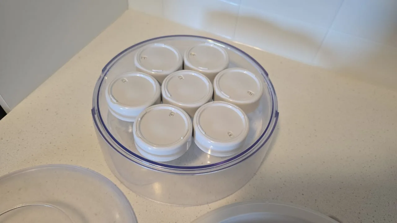 Euro Cuisine YM800 Yogurt Maker w/ 7 Jars image indicator(3)