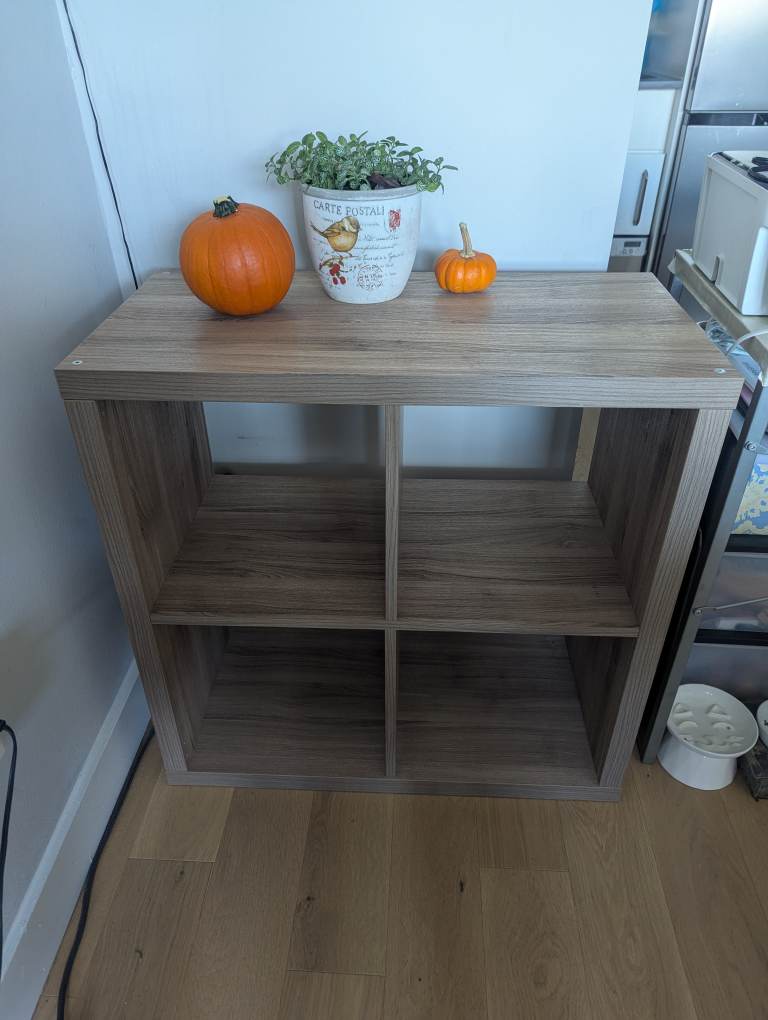 4-Cube Storage Shelf 🌞