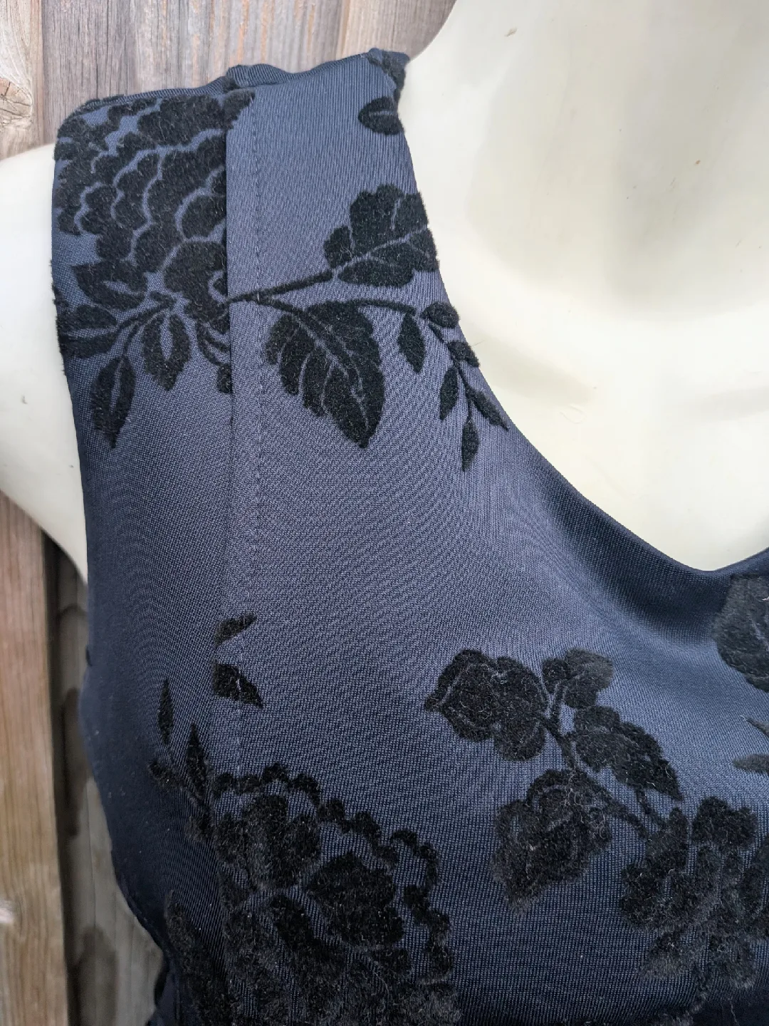 Tommy Hilfiger Blue Floral flocked Dress sz 12 image indicator(6)