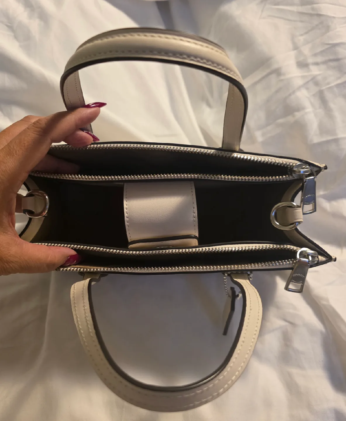 Coach Bag Nina Small Tote Bag: Chalk Colour image indicator(5)