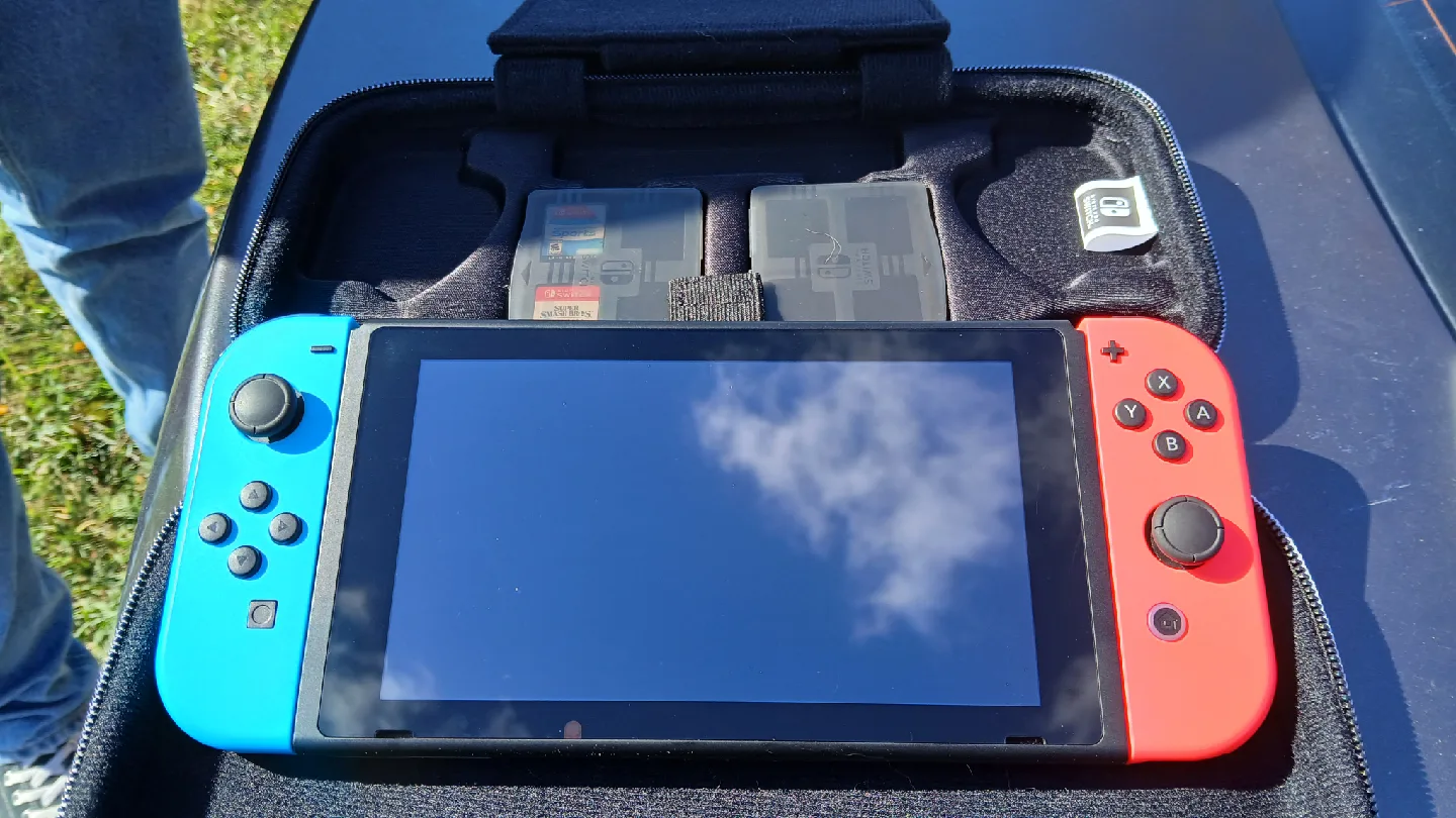 Nintendo Switch Console with Games image indicator(4)