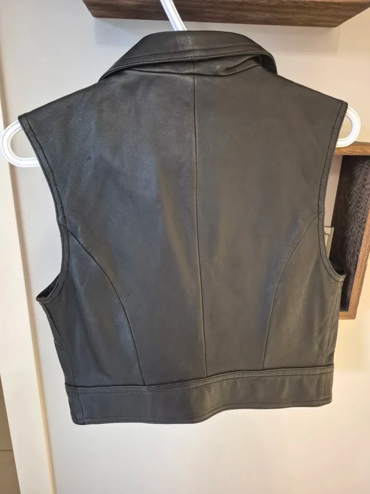Danier Leather Vest - Size Small image indicator(2)