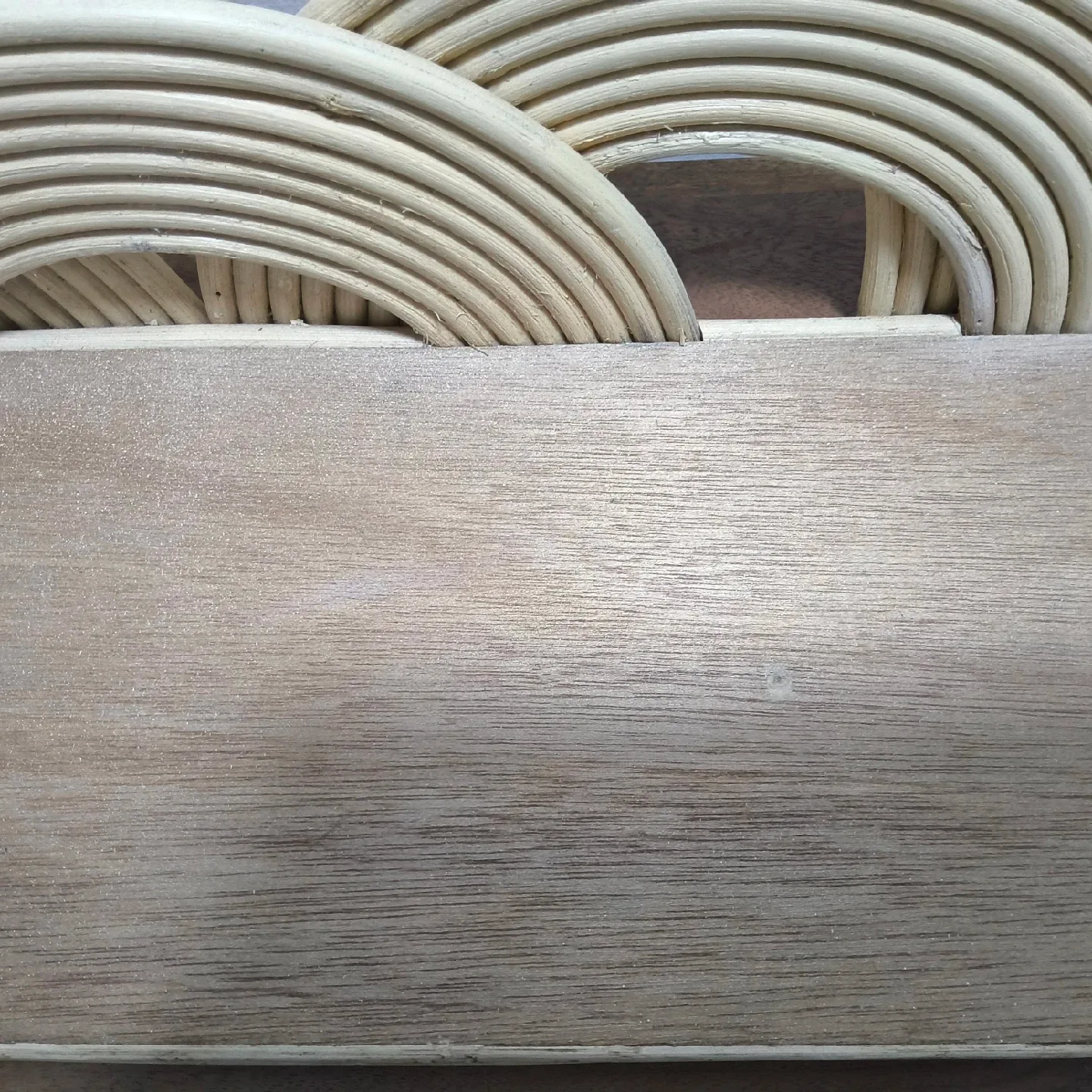 Large Rattan Rainbow Wall Decor image indicator(3)