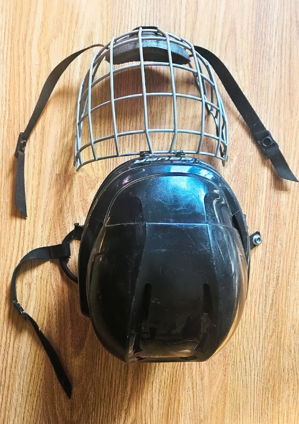Bauer BHH1800S Hockey Helmet with FM1800 Small Cage ✨️🥕 image indicator(3)