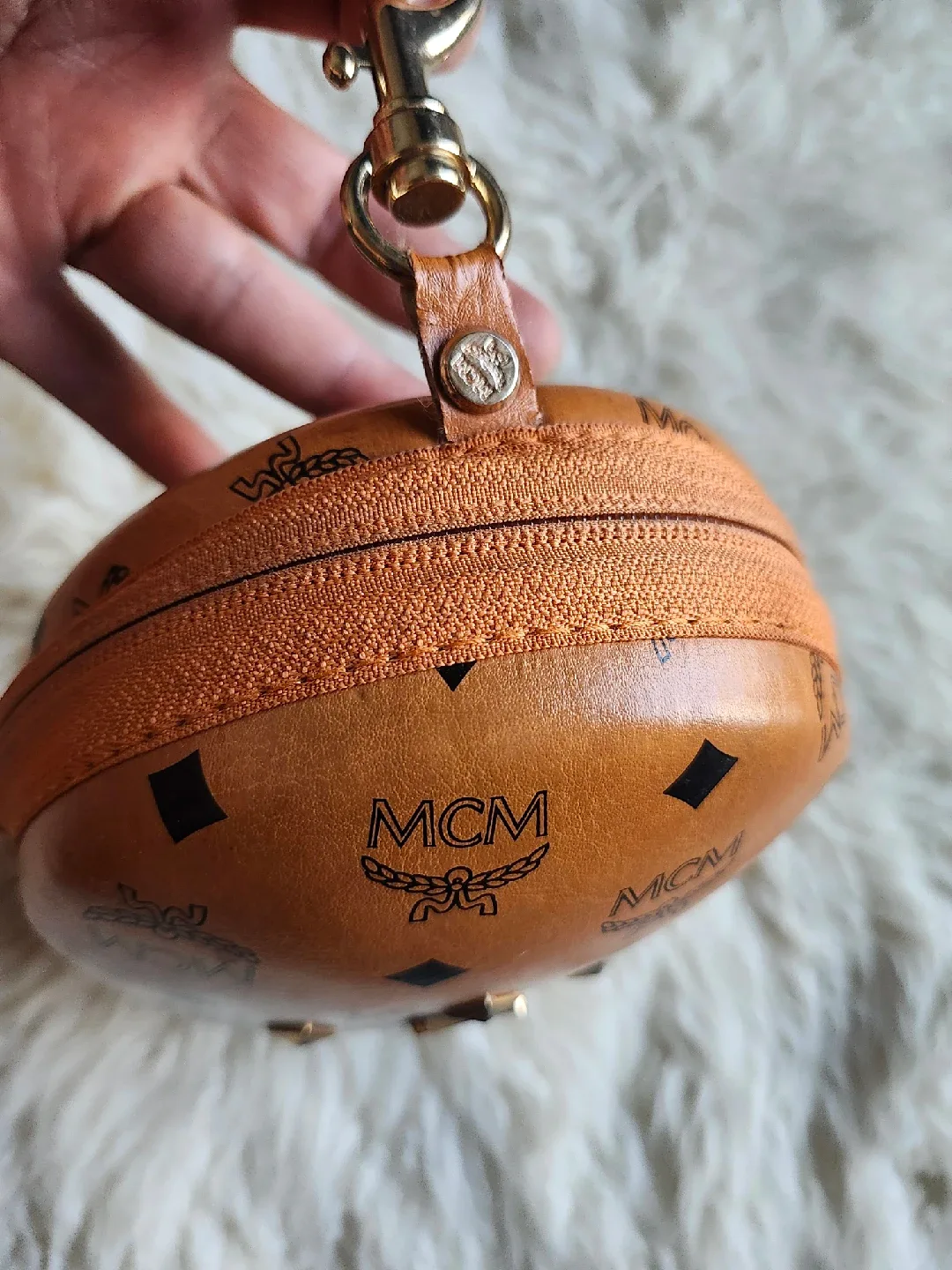 AUTHENTIC MCM  X BEATS HEADPHONE CASE image indicator(7)