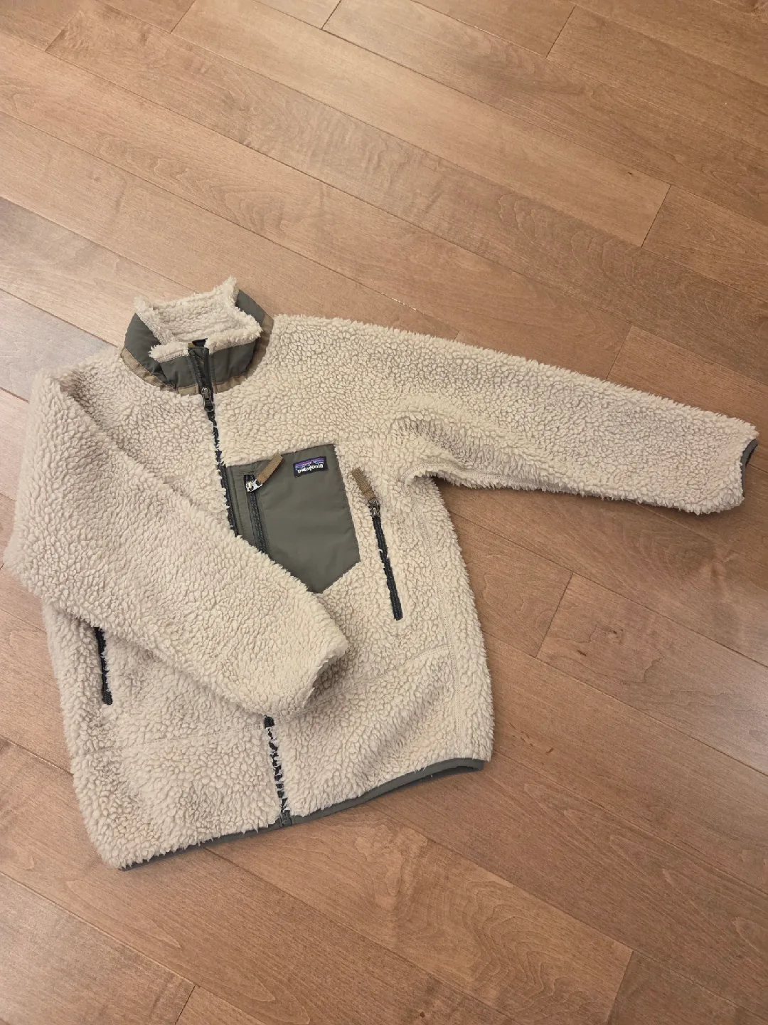 Patagonia Retro Pile Fleece Jacket - Kids size M 10 image indicator(2)