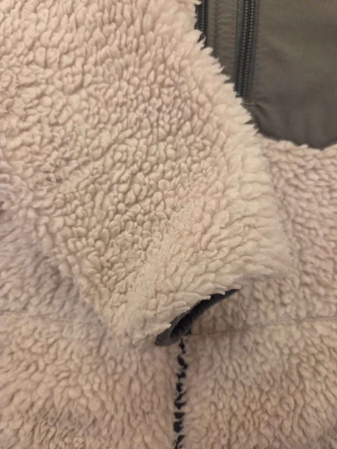 Patagonia Retro Pile Fleece Jacket - Kids size M 10 image indicator(3)