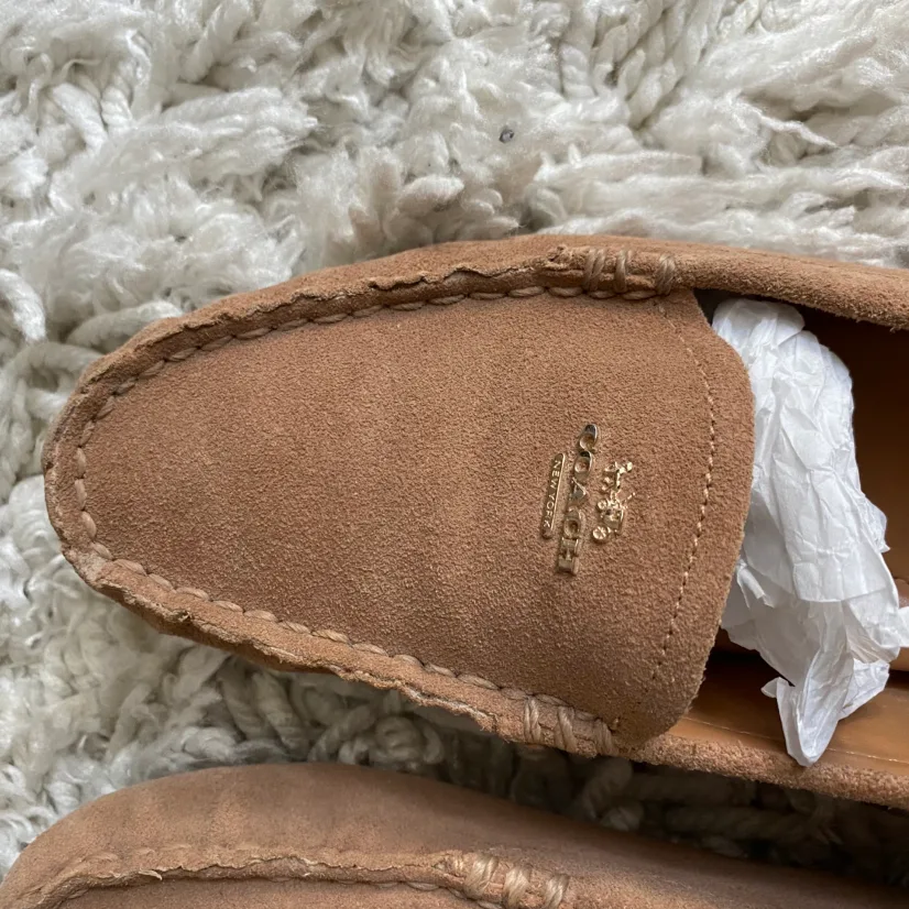 Coach Women’s Amber Tan Suede Leather Loafers Size 6B image indicator(4)
