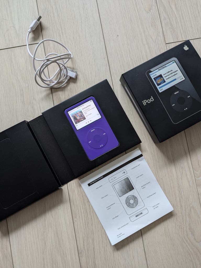 Apple iPod Classic video 5th with box - photo 2