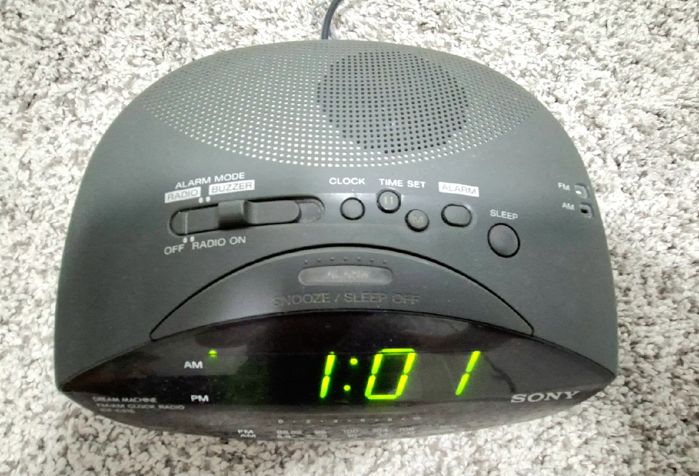 Sony Dream Machine FM/AM Alarm Clock Radio ICF-C218 image indicator(2)