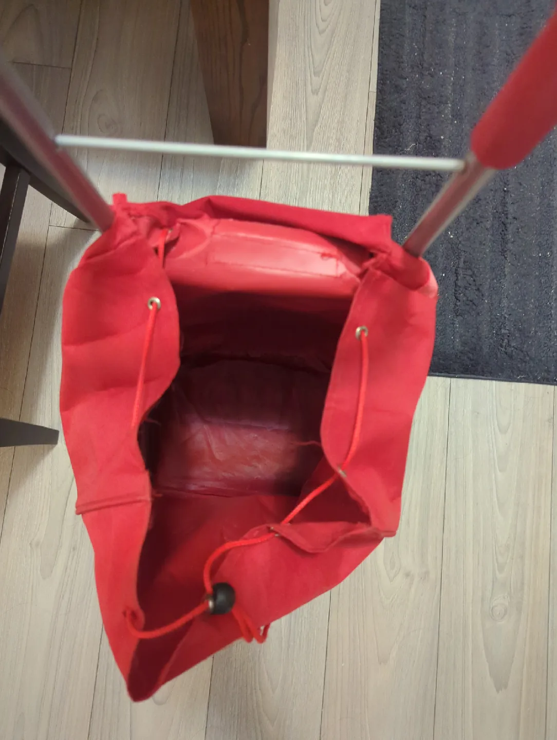 Amazon Basics Red Folding Shopping Cart image indicator(2)