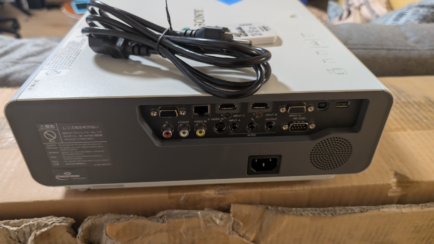 Sony VPL-CH350 Projector - photo 2