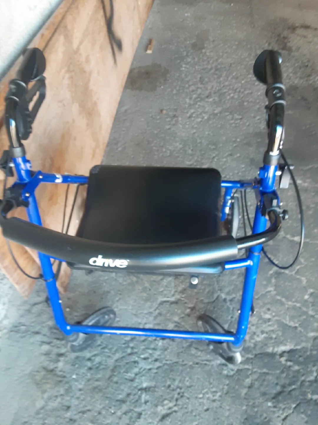 Drive Medical Blue Walker with Seat Thanksgiving special Free! image indicator(2)