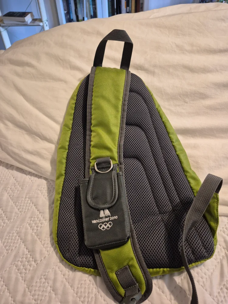 Vancouver 2010 Olympics Green Sling Bag 🧡 image indicator(2)