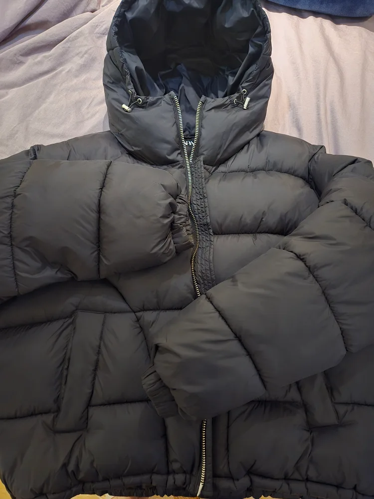 Zara Black Puffer Jacket Size L image indicator(2)