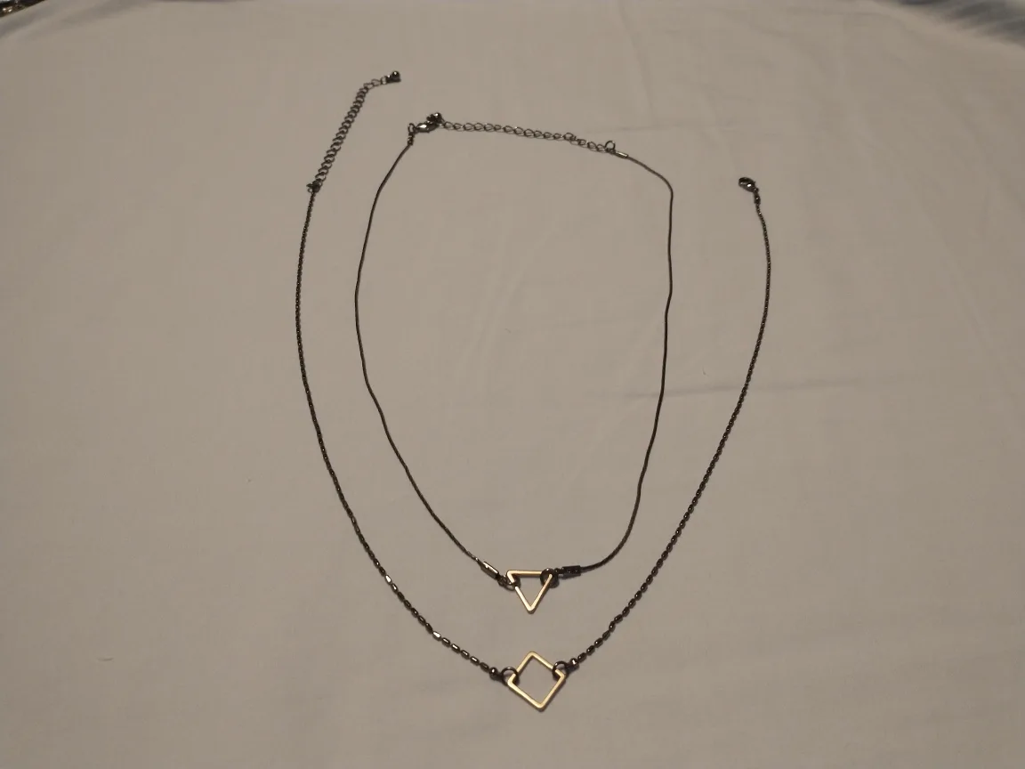 Two geometric necklaces image indicator(2)
