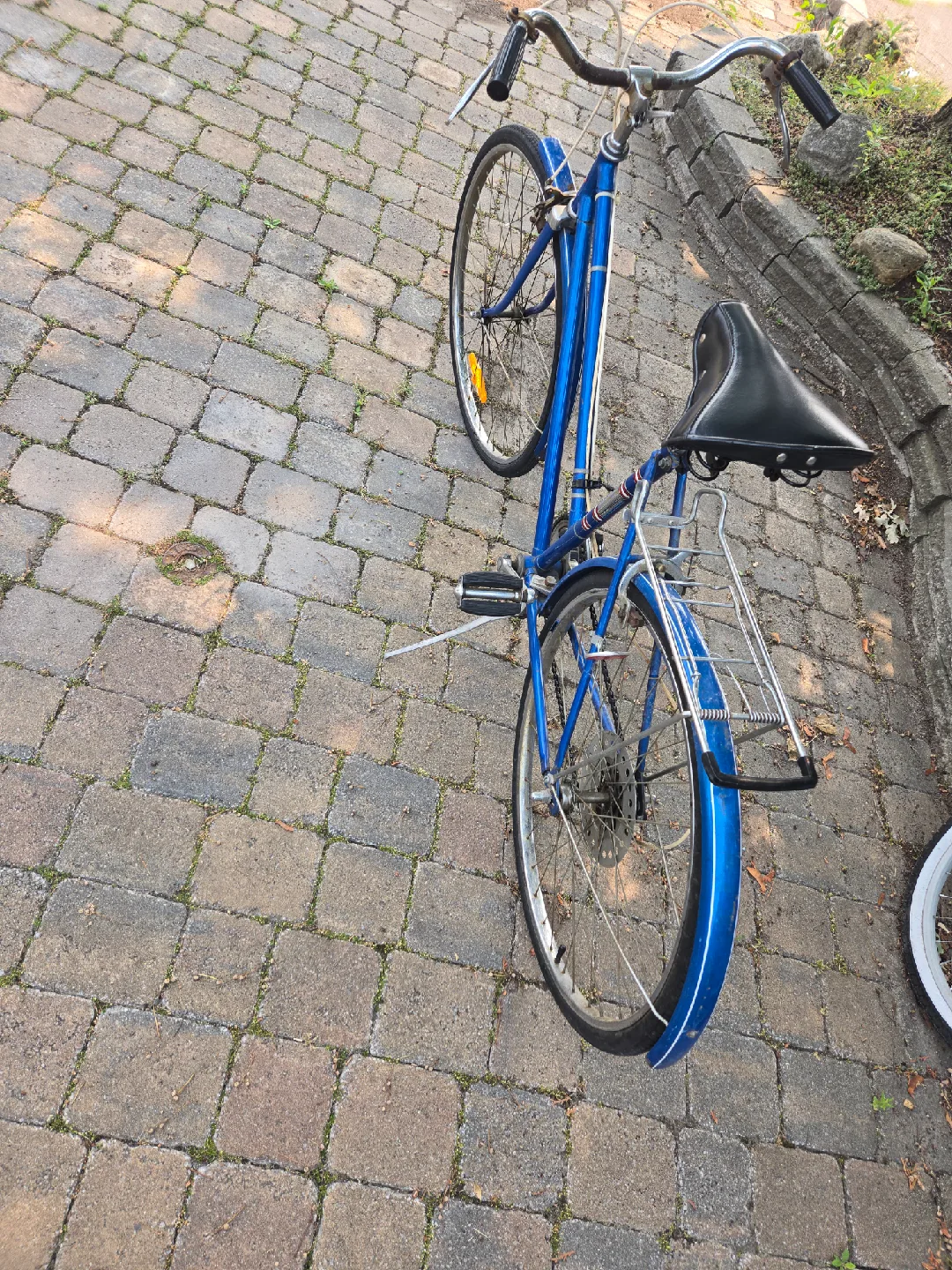 vantage Girls Bicycle $155 mississauga darry and 10th line image indicator(3)