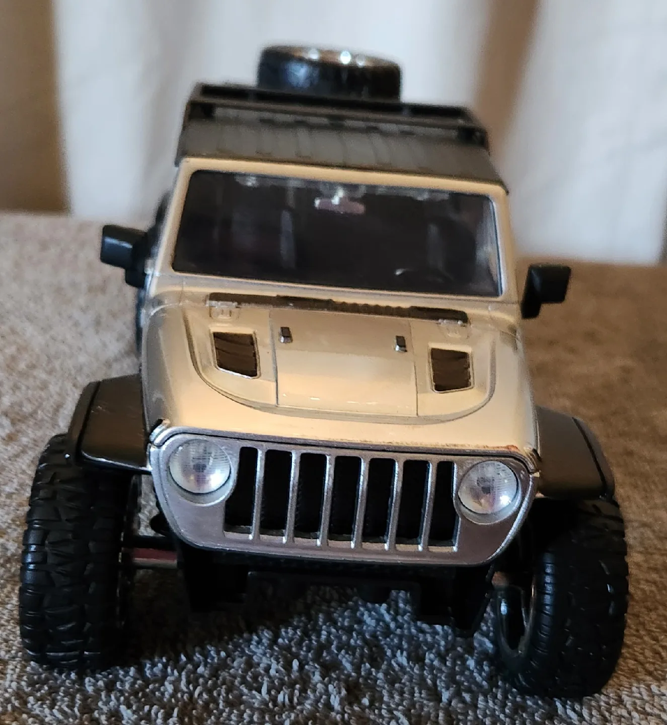 Jeep Gladiator Silver Toy Car image indicator(2)