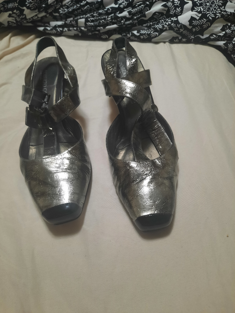 Italian Leather Heels pick up only - photo 2