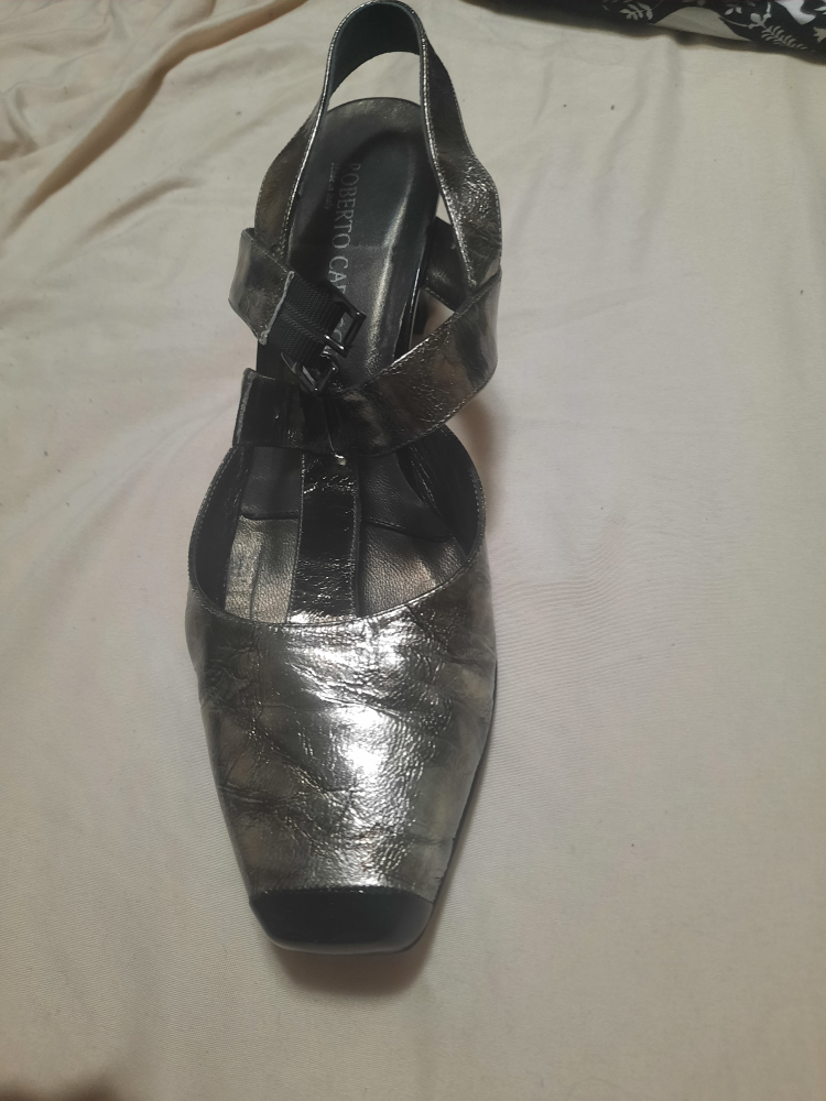 Italian Leather Heels pick up only - photo 3