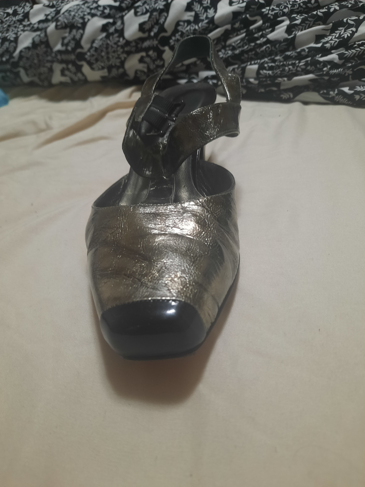 Italian Leather Heels pick up only - photo 4