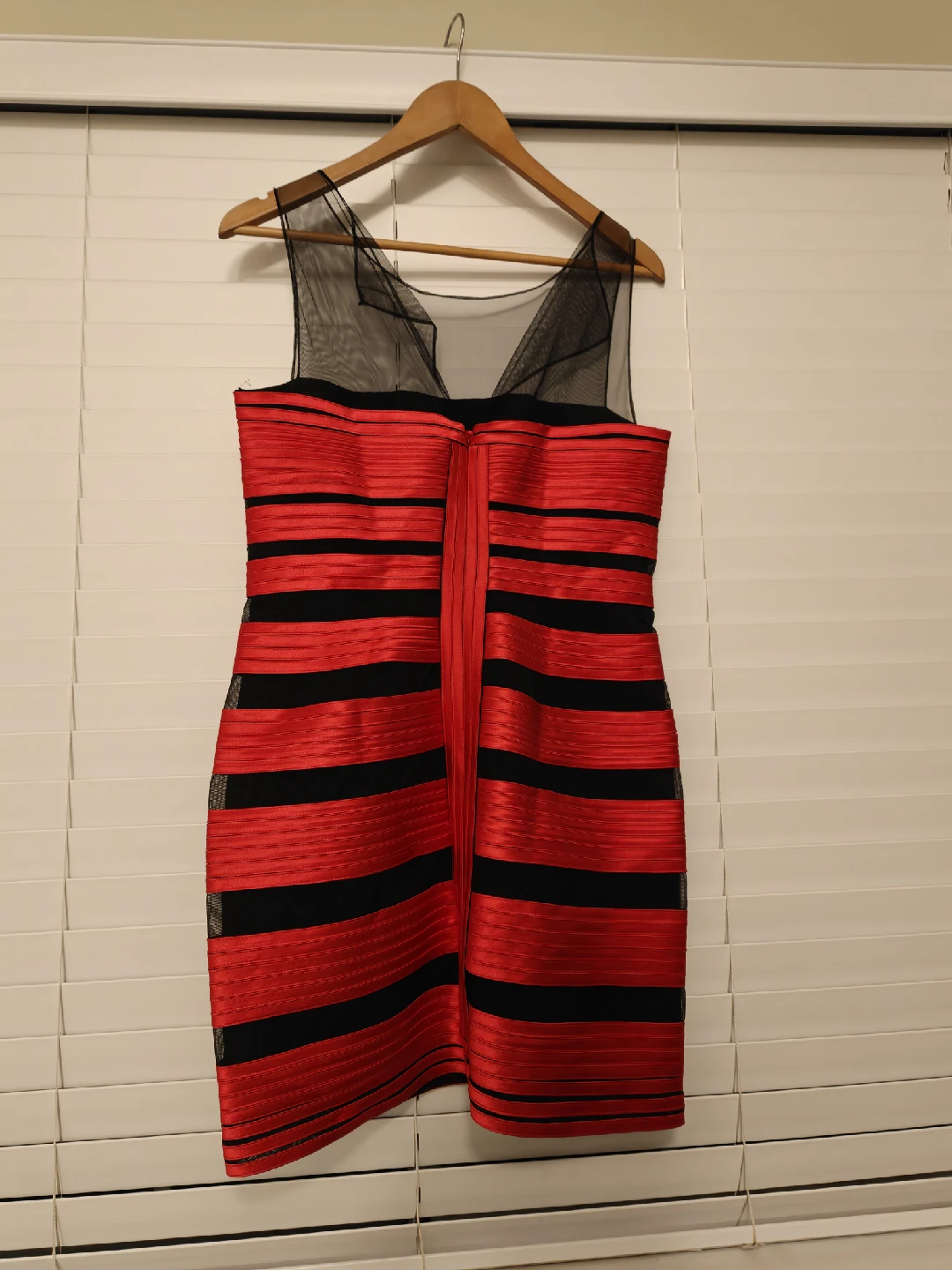BCBGMAXAZRIA Red & Black Mesh Bandage Dress - photo 2