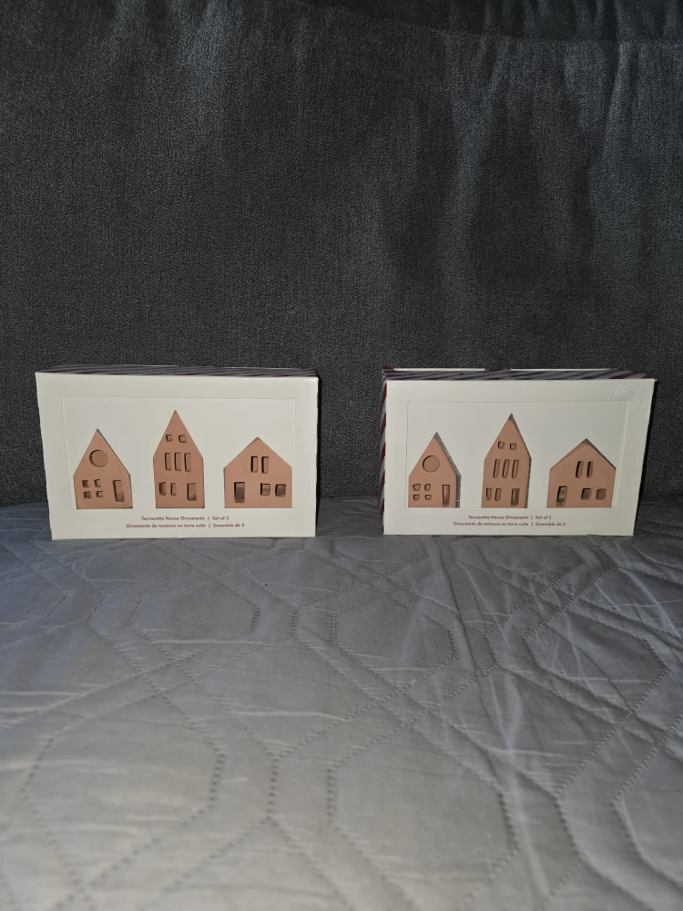 BNIP Oui ornaments