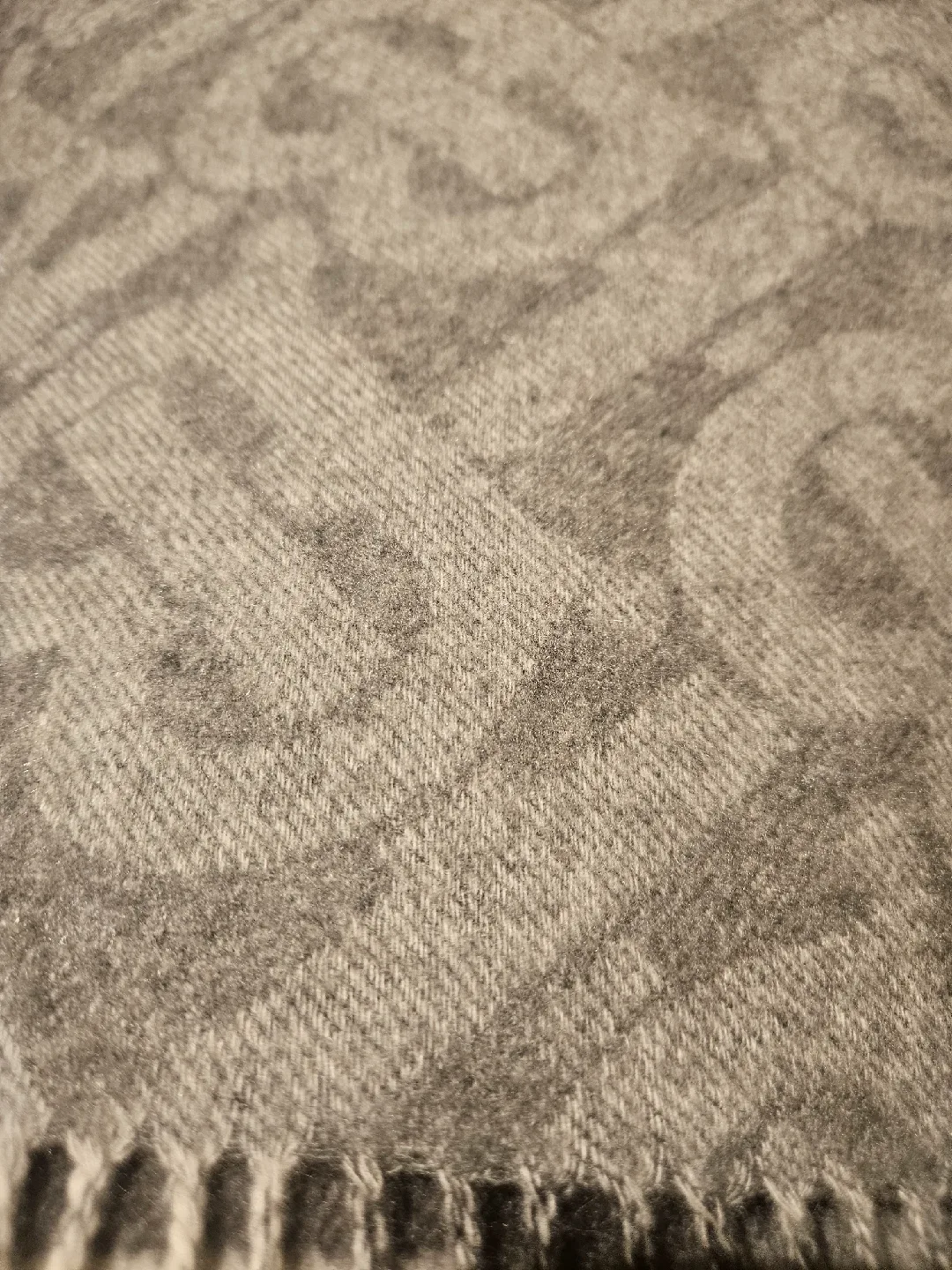 Burberry Scarf 100% Cashmere image indicator(2)