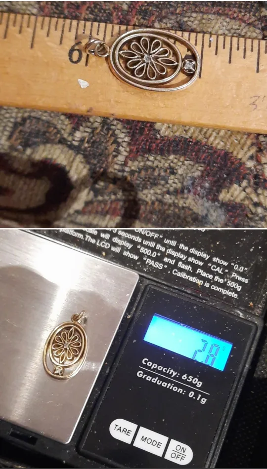 Authentic Avon solid 10k yellow gold Vintage Diamond 1979 Charm image indicator(4)